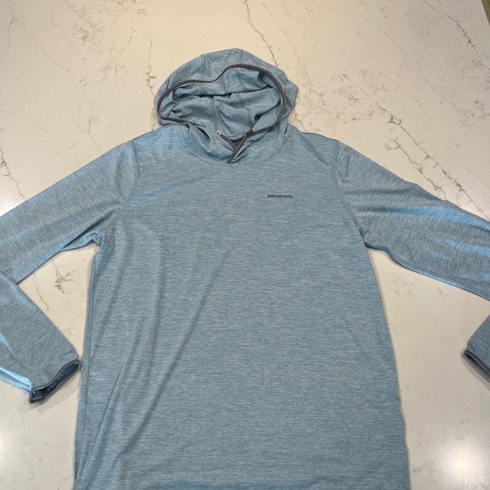 Men’s Patagonia  size small, Tropical comfort  natural hoodie SPF
